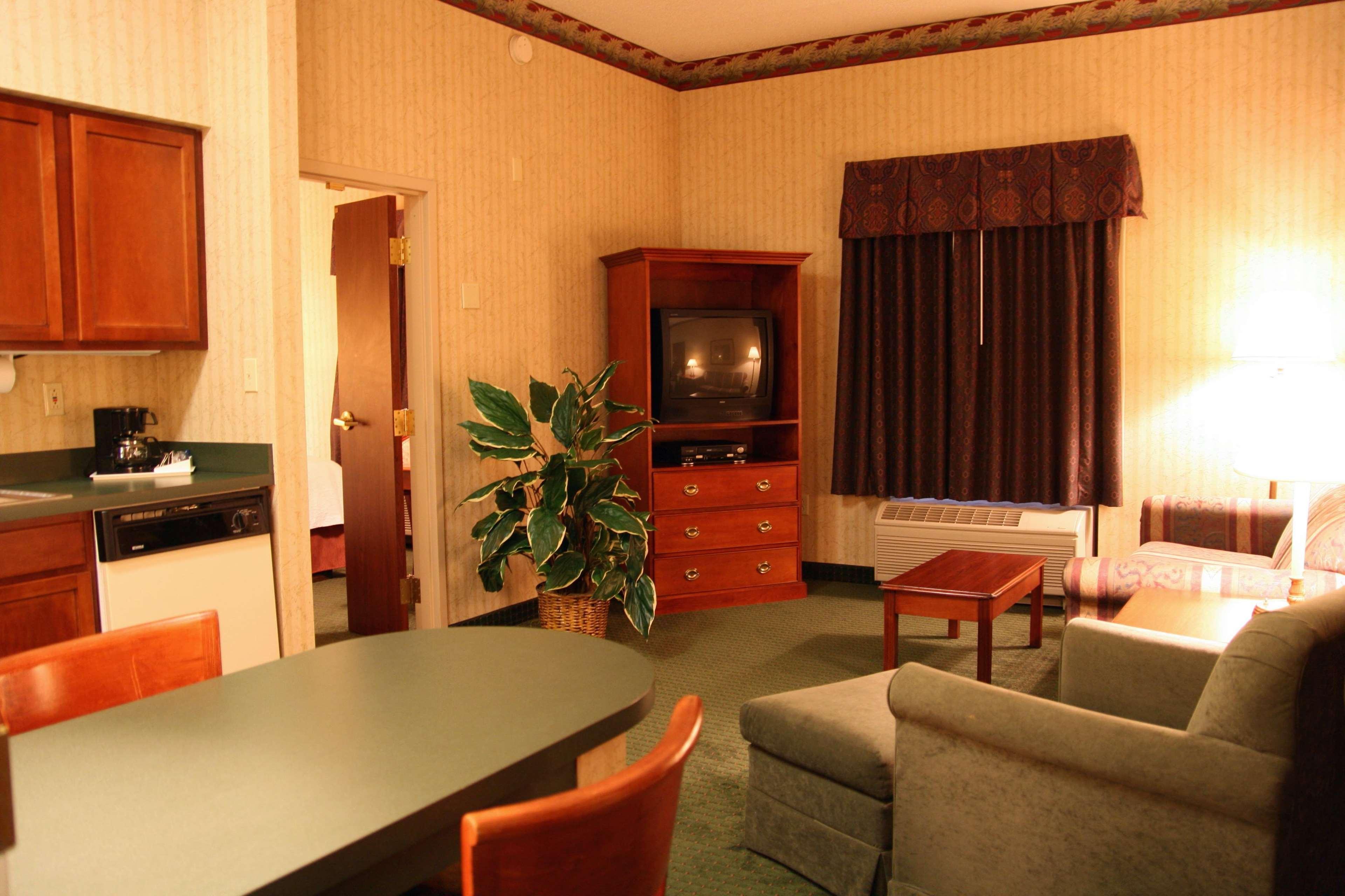 Hampton Inn & Suites Scottsburg Room photo